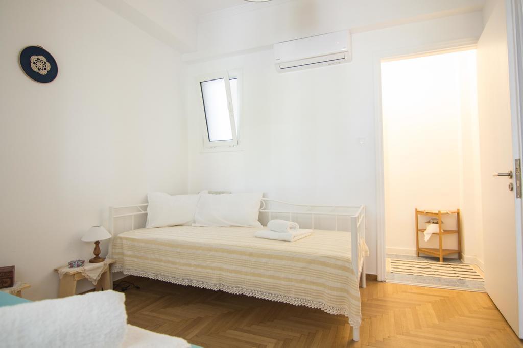 Athenian Blue - Family Apt 5' Minutes From Acropolis Museum Exterior foto